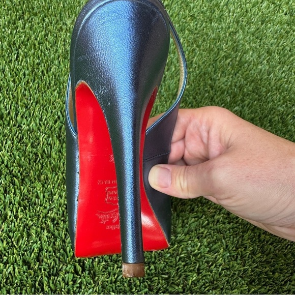 Louboutin metallic blue heels - Picture 10 of 12